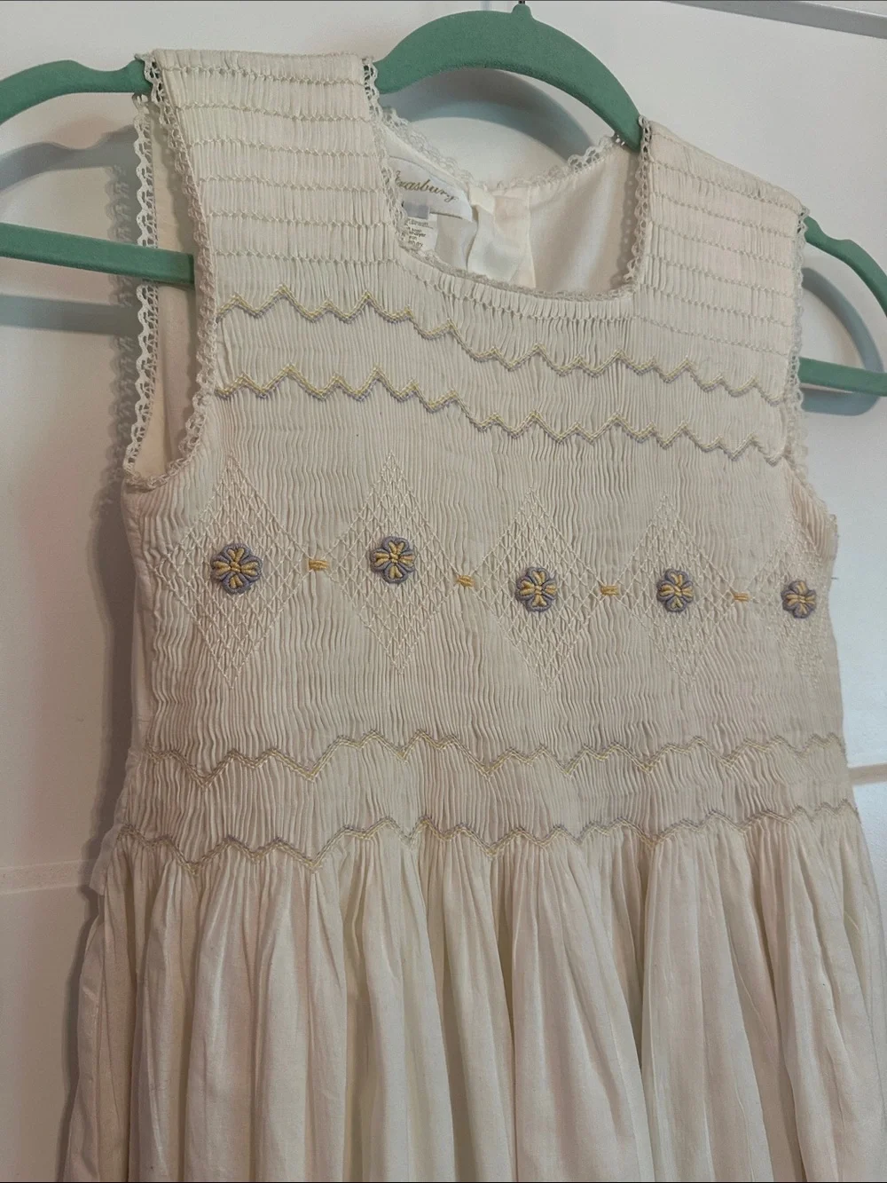 Strasburg girls 10 Cream Smocked Floral Bodice lined cotton sleeveless Dress
